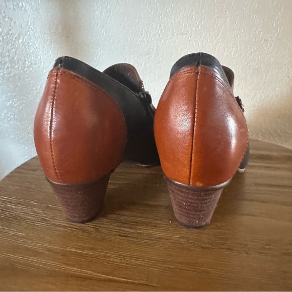 L'ARTISTE by Spring Step Navy and Brown Heeled Shoes - Picture 6 of 6